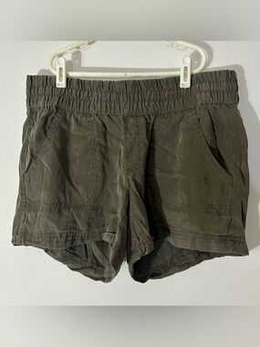 Athleta Falcon Benicia Shorts Olive Green  Elastic-Waist, Pockets, Women’s 8